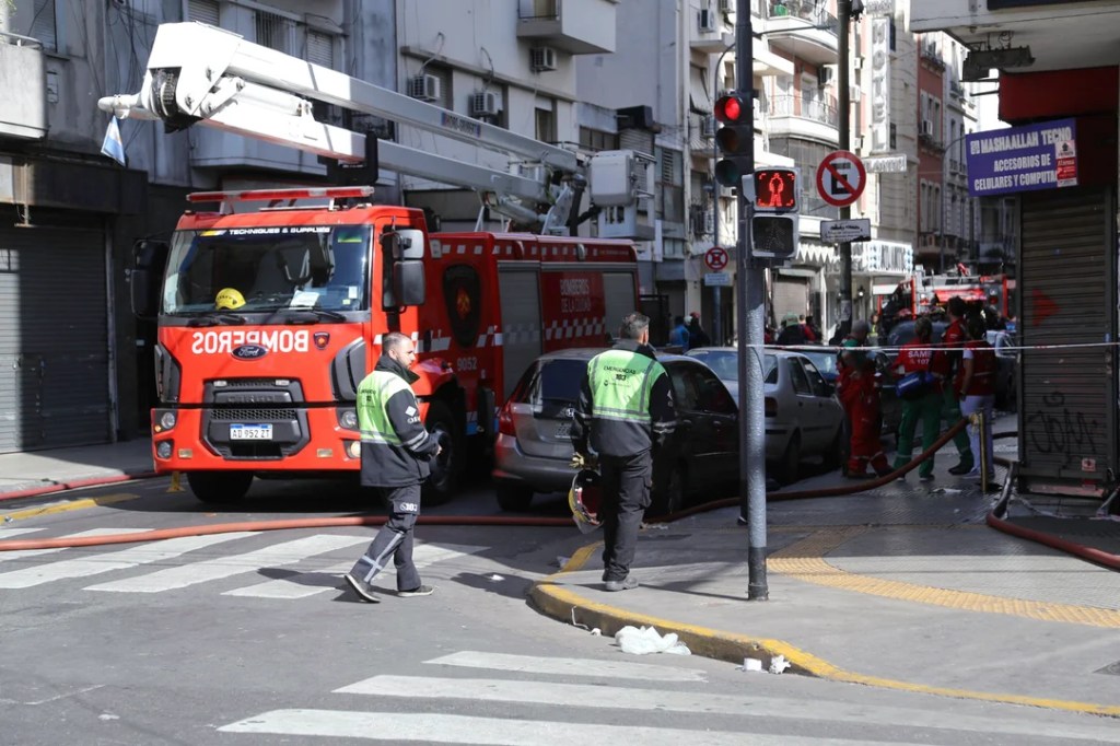 Incendio en locales del Once: ocho personas&nbsp;asistidas