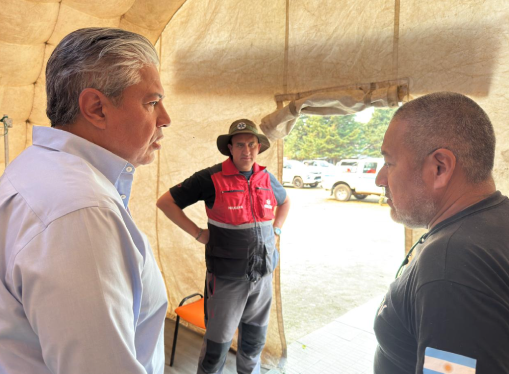 Rolo Figueroa despliega un operativo para combatir los incendios en Valle de las&nbsp;Magdalenas