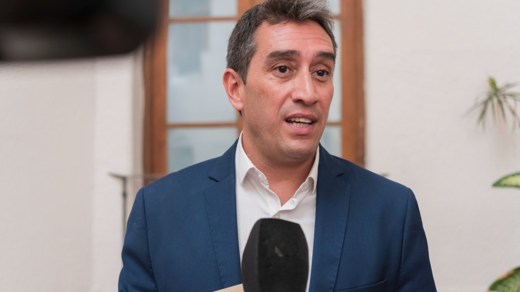 El intendente de Viedma repudió la represión en la manifestación por los jubilados: “Basta de violencia hacia quienes defienden sus&nbsp;derechos”