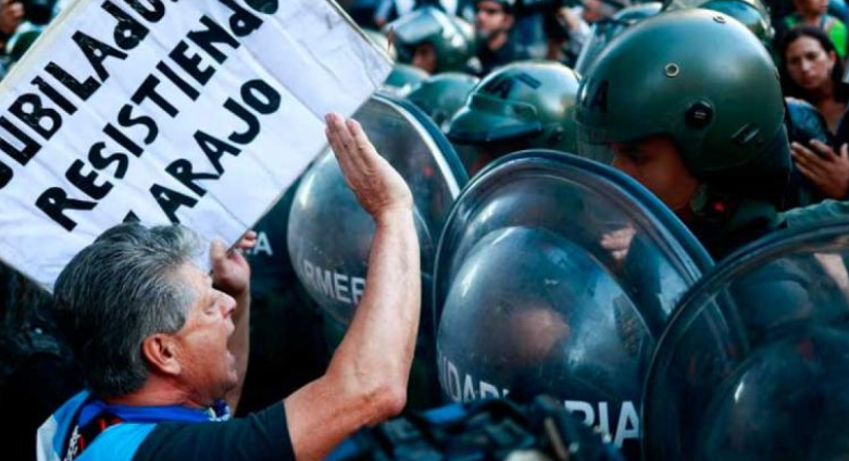 Incidentes en la marcha de jubilados en el&nbsp;Congreso