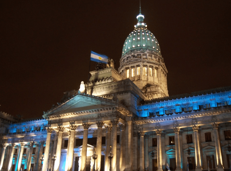 Cruce entre Milman y Pokoik en el&nbsp;Congreso