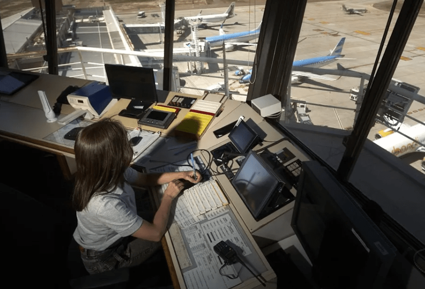 El Gobierno advierte por el paro de controladores&nbsp;aéreos