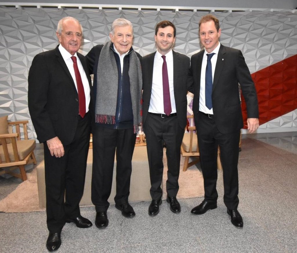 Di Carlo recibe el apoyo de Santilli, Brito y D’Onofrio en River 