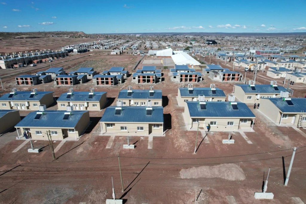 Figueroa lanza el Plan Neuquino para la Vivienda: “Es un acto de estricta justicia para seguir construyendo hogares para los&nbsp;neuquinos”